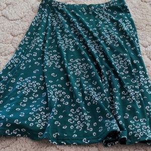 NWOT! Green floral skirt - medium